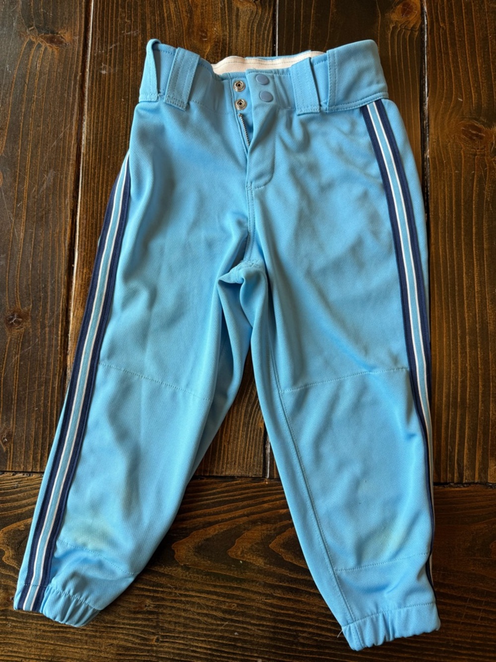 Mizuno Light Blue cropped Pants with Side Stripes